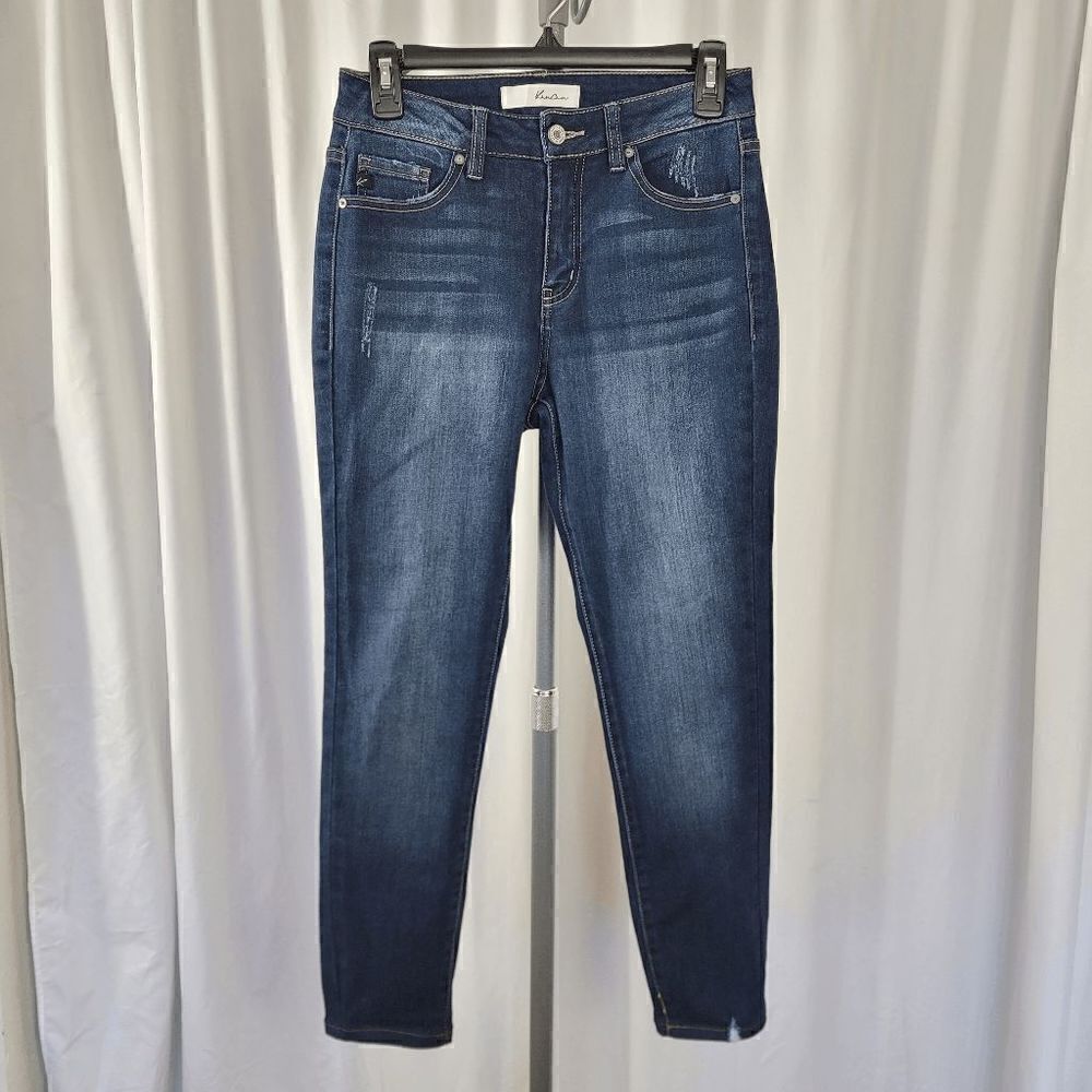Kancan juniors semi distressed skinny jeans size 5/26